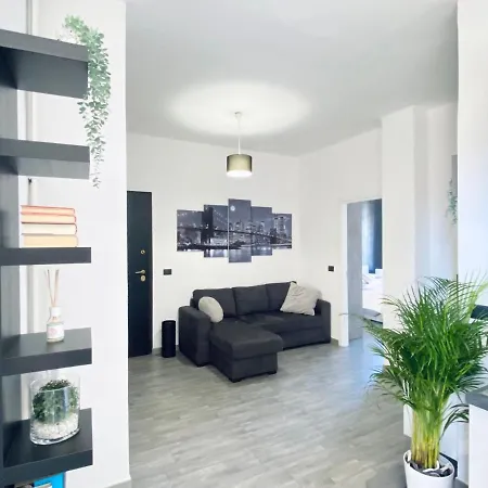 Relax & Tour New Minimal Chic Apartment Turin