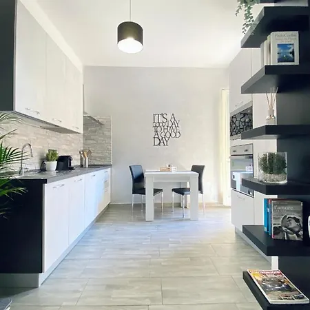 Relax & Tour New Minimal Chic Apartment