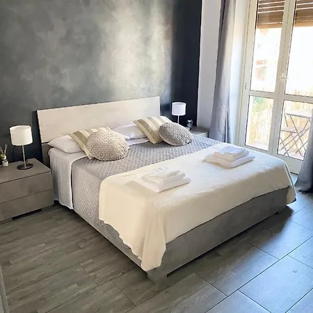 Relax & Tour New Minimal Chic *